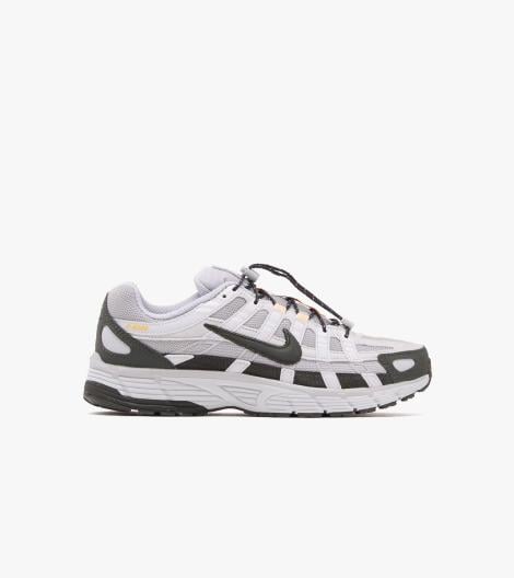 Grått Nike p-6000