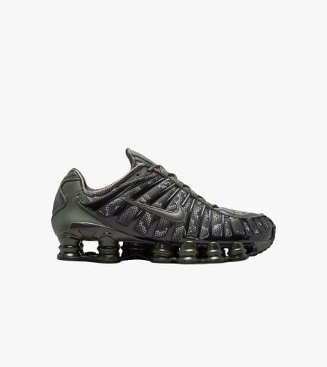 Svart Nike shox tl